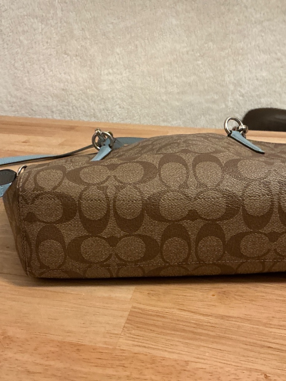 Coach Small Kelsey Satchel in Signature Canvas - Picture 4 of 5